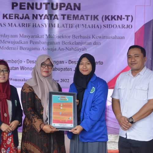 Penutupan KKN-T UMAHA dengan Tema \\\”Pemberdayaan Masyarakat Multisektor Berbasis Kewirausahaan Untuk Mewujudkan Pembangunan Berkrlanjutan dan Moderasi Beragama Aswaja An-Nadliyah\\\” di kecamatan Wonosalam Tahun 2022