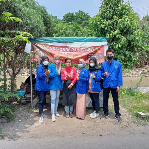 PERAN KKN TEMATIK BERBASIS DIGITALISASI UMKM TERHADAP UPAYA PENINGKATAN KUALITAS PENJUALAN ONDE-ONDE RAINBOW