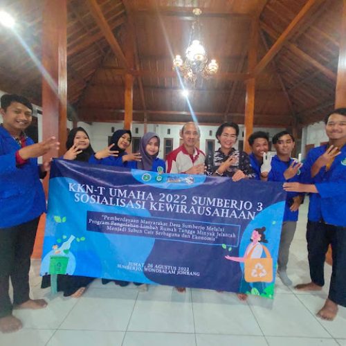 Peduli Limbah Rumah Tangga, Mahasiswa UMAHA Sosialisasi Pengolahan Minyak Jelantah