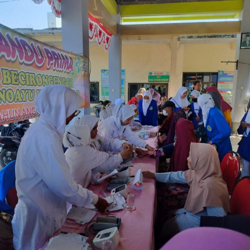 WUJUD KEPEDULIAN DAN PENGABDIAN, MAHASISWA KKN UMAHA MENGGELAR BAKTI SOSIAL KESEHATAN