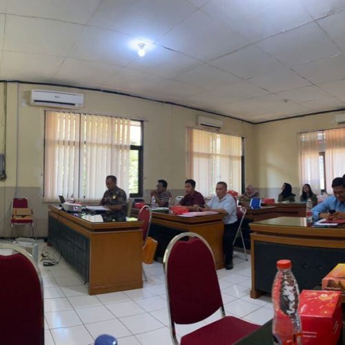 DOSEN UMAHA BERKEGIATAN DILUAR KAMPUS
