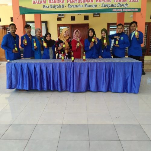 KKNT UMAHA 2021 dalam Upaya peningkatan Ekonomi UMKM Sirup Belimbing Wuluh di Wonoayu Sidoarjo